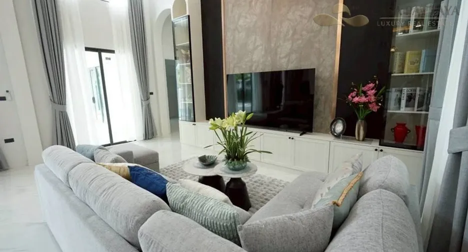 For sale 4 bedrooms villa in Bang Lamung, Chonburi