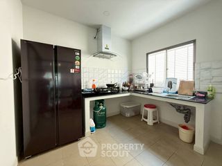 Casa en venta de 4 habitaciones en Lat Krabang, Bangkok