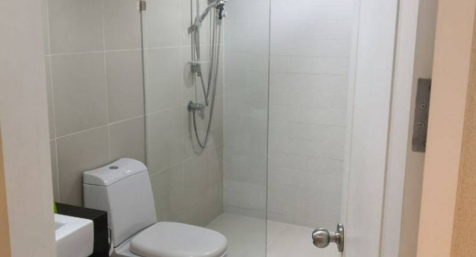 Condo en venta de 2 habitaciones en Huai Khwang, Bangkok