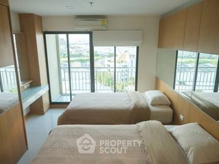 For rent 3 bedrooms condo in Yan Nawa, Bangkok