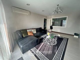 For rent 3 bedrooms condo in Bang Rak, Bangkok