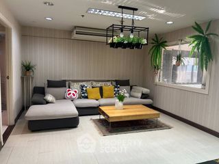 For rent 3 bedrooms condo in Bang Rak, Bangkok