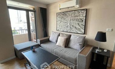 For rent 2 bedrooms condo in Yan Nawa, Bangkok