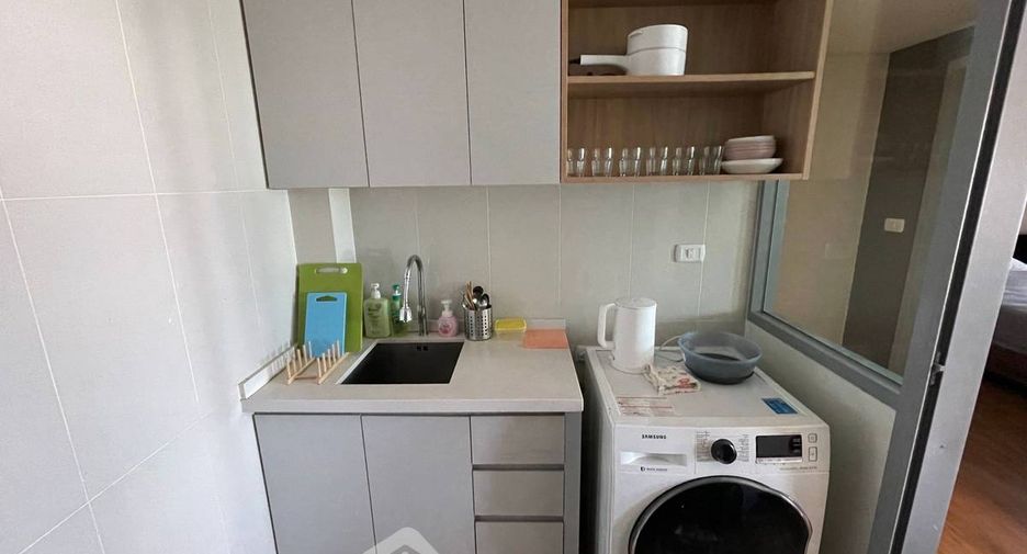 For rent 2 bedrooms condo in Yan Nawa, Bangkok