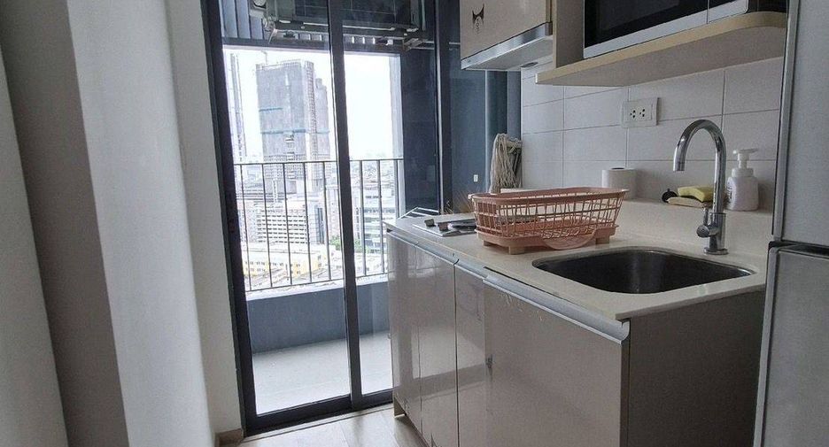 Wohnung zur Miete mit 1 Zimmer in Bang Rak, Bangkok