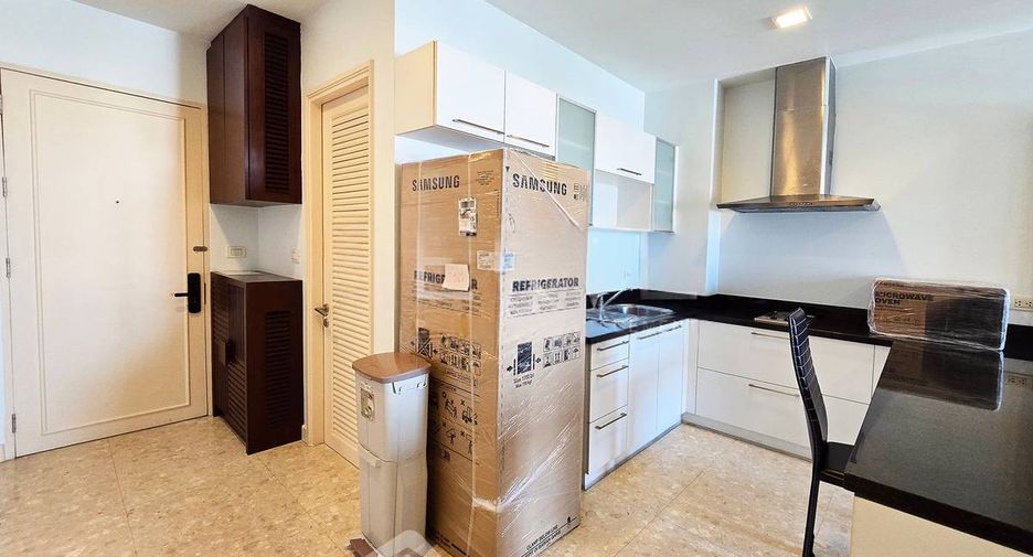 For rent 2 bedrooms condo in Khlong Toei, Bangkok