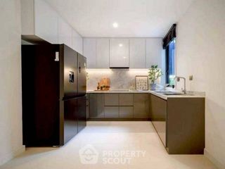 Casa en alquiler de 4 habitaciones en Bang Kapi, Bangkok