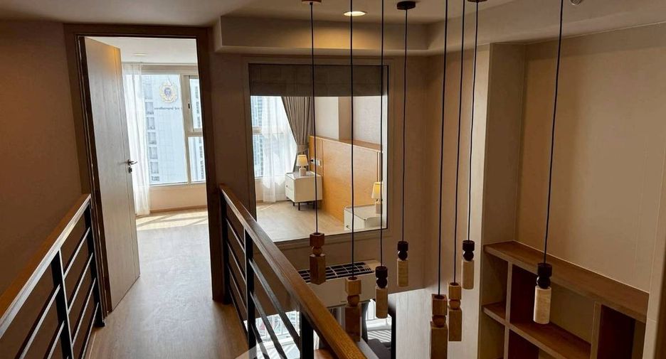 For rent 2 bedrooms condo in Bang Rak, Bangkok