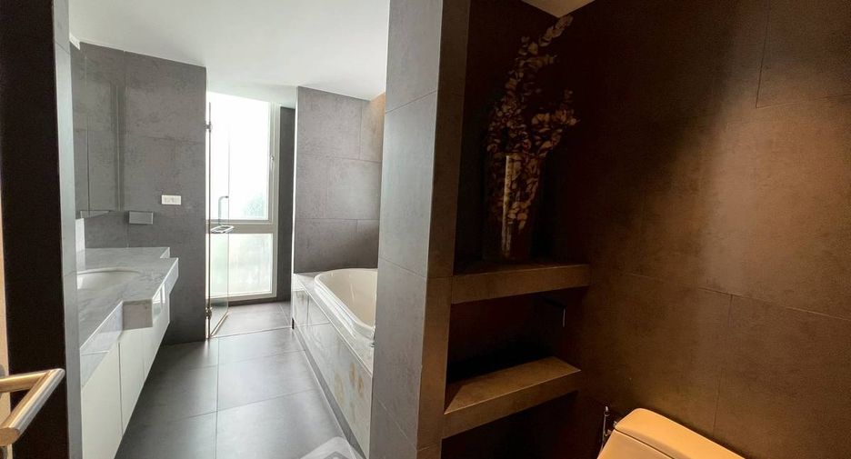 Wohnung zur Miete mit 3 Zimmer in Watthana, Bangkok