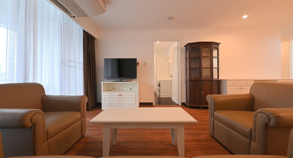 For sale 2 bedrooms condo in Khlong Toei, Bangkok