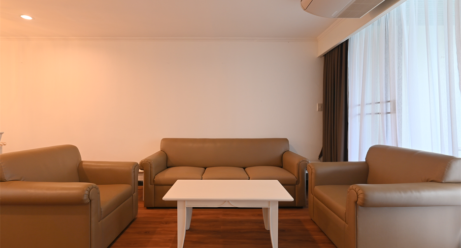 For sale 2 bedrooms condo in Khlong Toei, Bangkok