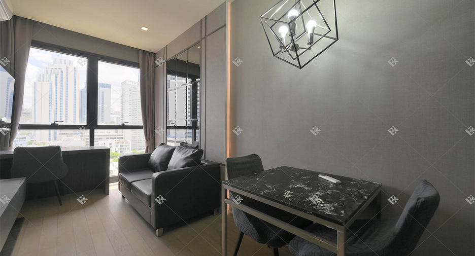 For sale 1 bed condo in Khlong Toei, Bangkok