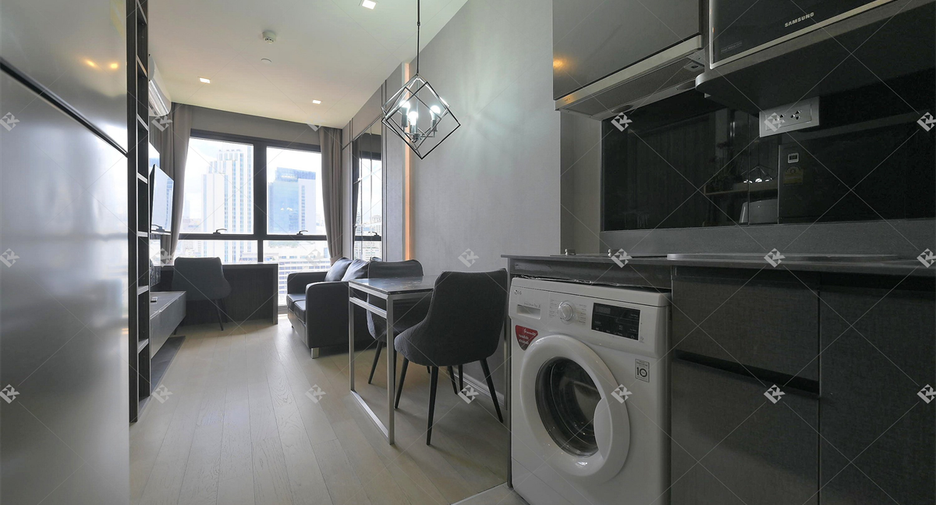 For sale 1 bed condo in Khlong Toei, Bangkok