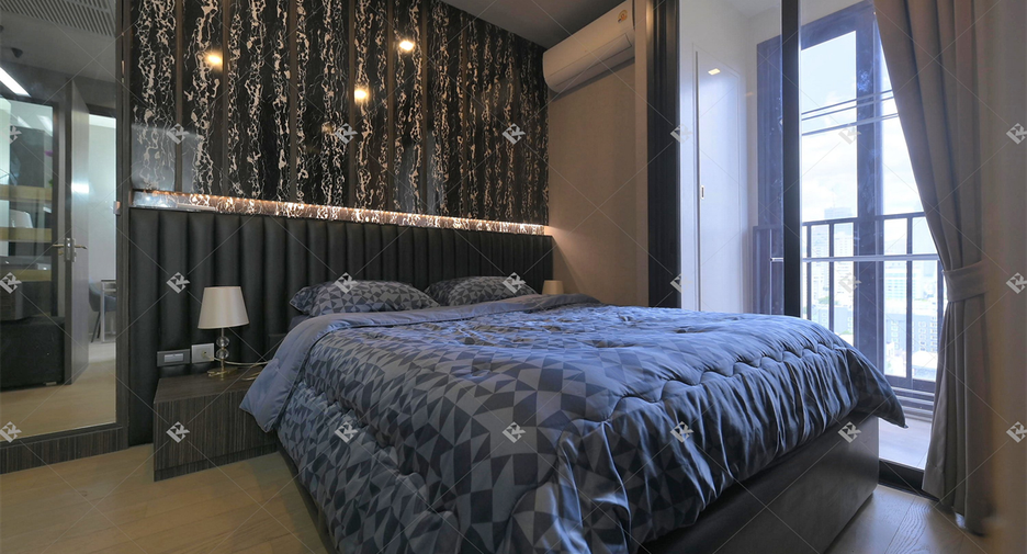 For sale 1 bed condo in Khlong Toei, Bangkok