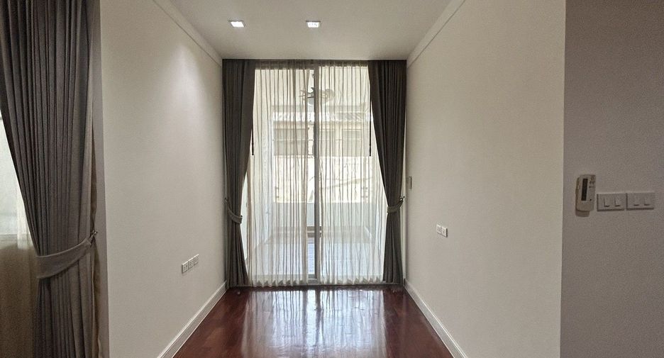 Apartment zur Miete mit 3 Zimmer in Khlong Toei, Bangkok