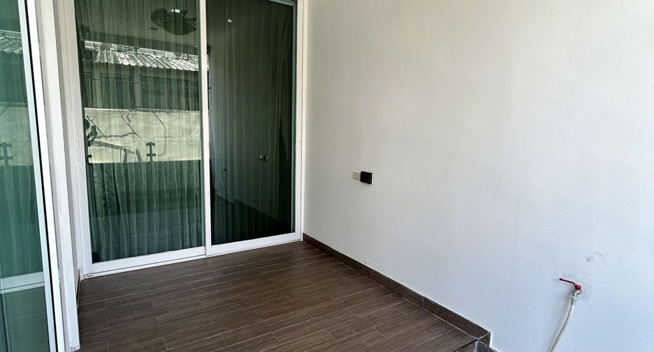 Apartment zur Miete mit 3 Zimmer in Khlong Toei, Bangkok