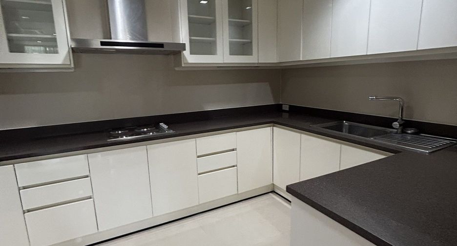 Apartment zur Miete mit 3 Zimmer in Khlong Toei, Bangkok