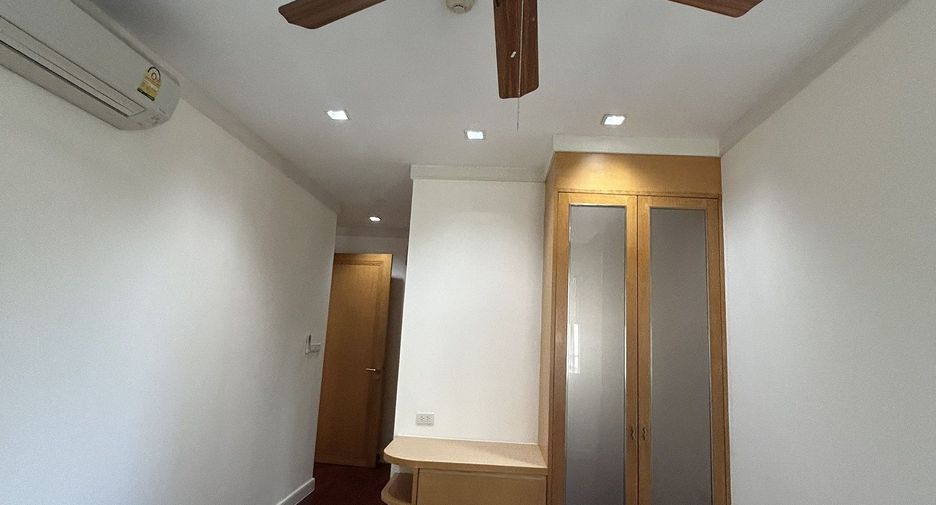 Apartment zur Miete mit 3 Zimmer in Khlong Toei, Bangkok