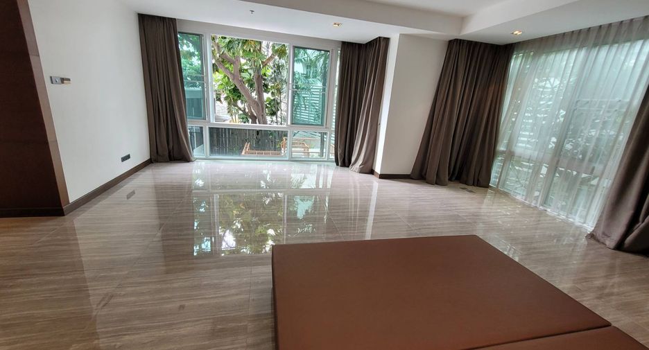 For rent 4 bedrooms condo in Khlong Toei, Bangkok