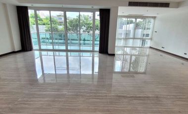 For rent 4 bedrooms condo in Khlong Toei, Bangkok