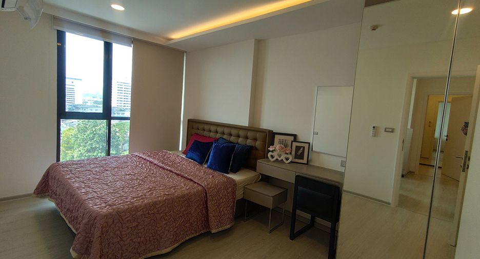 For rent 2 bedrooms condo in Khlong Toei, Bangkok