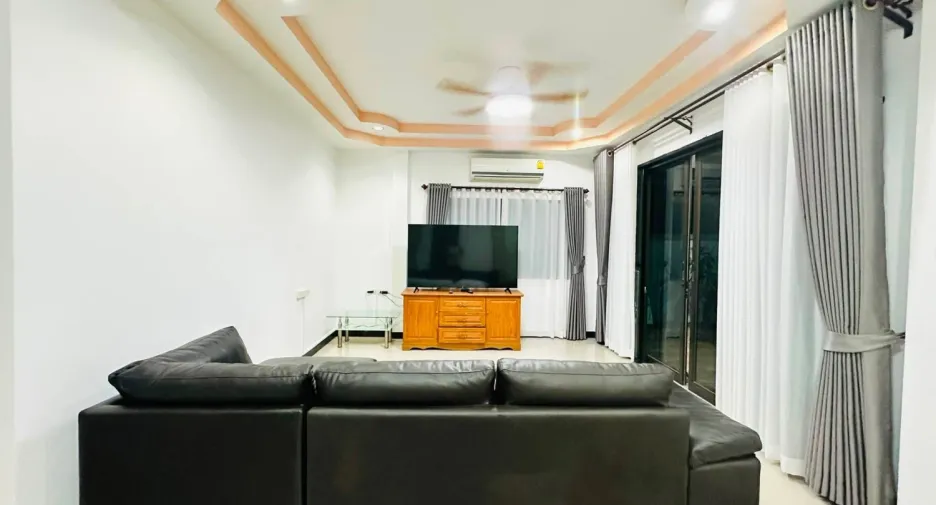 For rent 3 bedrooms house in East Pattaya, Pattaya