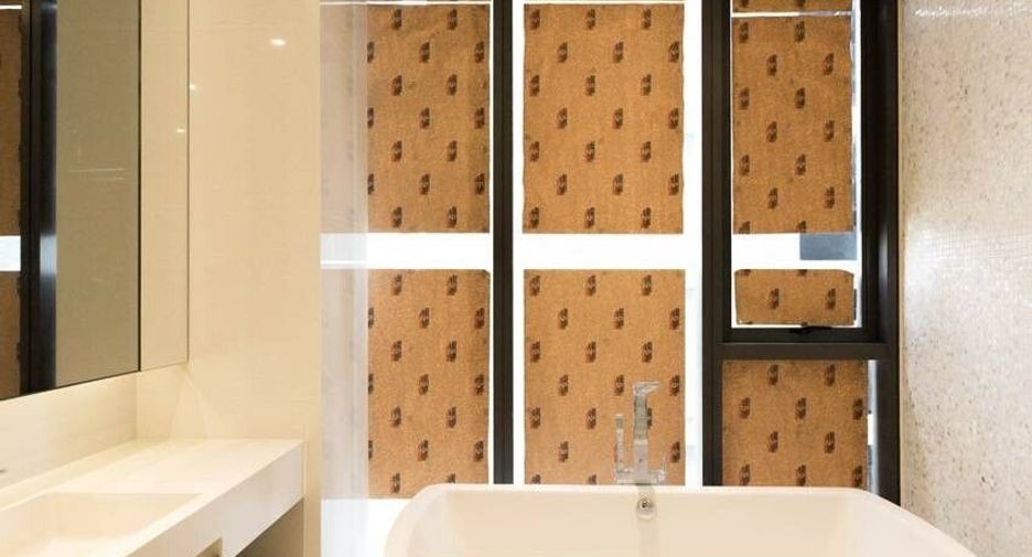 For sale 2 bedrooms condo in Khlong Toei, Bangkok