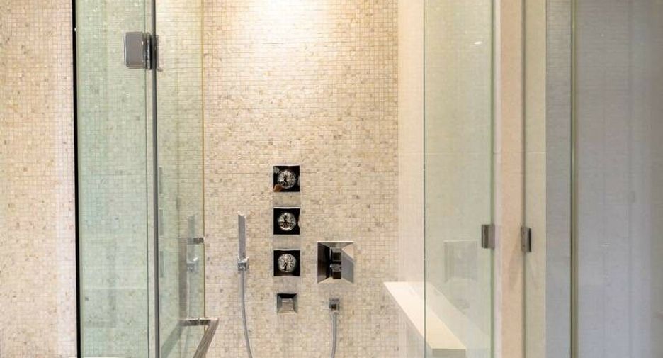 For sale 2 bedrooms condo in Khlong Toei, Bangkok
