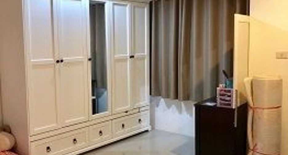 For sale 2 bedrooms townhouse in Khlong Sam Wa, Bangkok