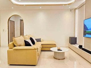 Casa en venta y en alquiler de 4 habitaciones en Prawet, Bangkok