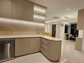 Casa en venta y en alquiler de 4 habitaciones en Prawet, Bangkok