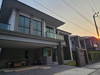 Casa en venta y en alquiler de 4 habitaciones en Prawet, Bangkok
