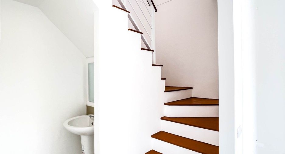 出售 3 卧室 联排别墅 在 Krathum Baen, Samut Sakhon