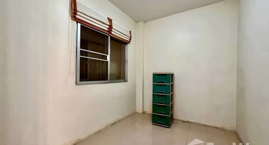 For sale 4 bedrooms townhouse in Mueang Nonthaburi, Nonthaburi