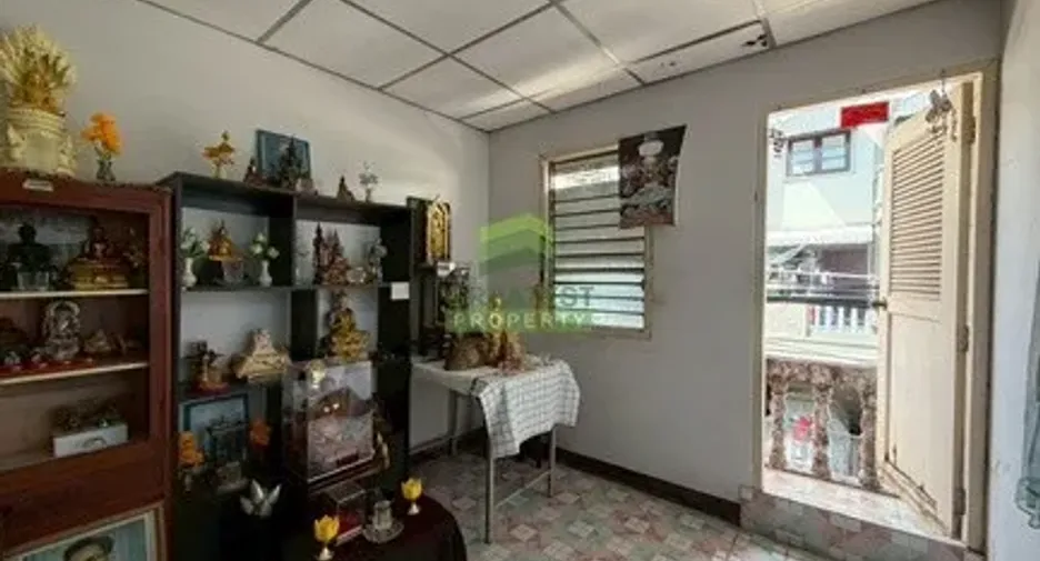 For sale 4 bedrooms townhouse in Mueang Nonthaburi, Nonthaburi