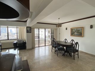 Condo en alquiler de 3 habitaciones en Watthana, Bangkok