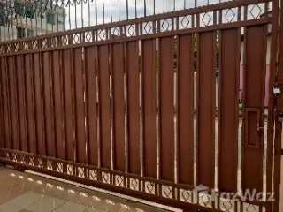 Haus zum Kauf mit 4 Zimmer in Bang Khen, Bangkok