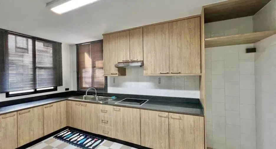 Wohnung zum Kauf und zur Miete mit 4 Zimmer in Watthana, Bangkok