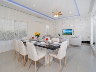 Villa en alquiler de 4 habitaciones en Mueang Phuket, Phuket