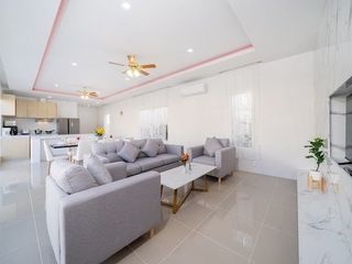 Villa en alquiler de 4 habitaciones en Mueang Phuket, Phuket