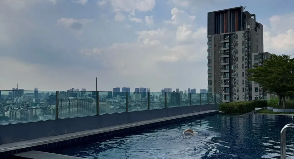 À vendre 1 chambre condo à Huai Khwang, Bangkok