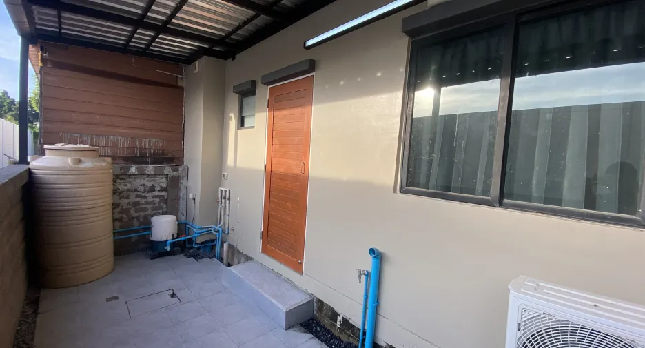Casa adosada en venta de 3 habitaciones en Bang Bo, Samut Prakan