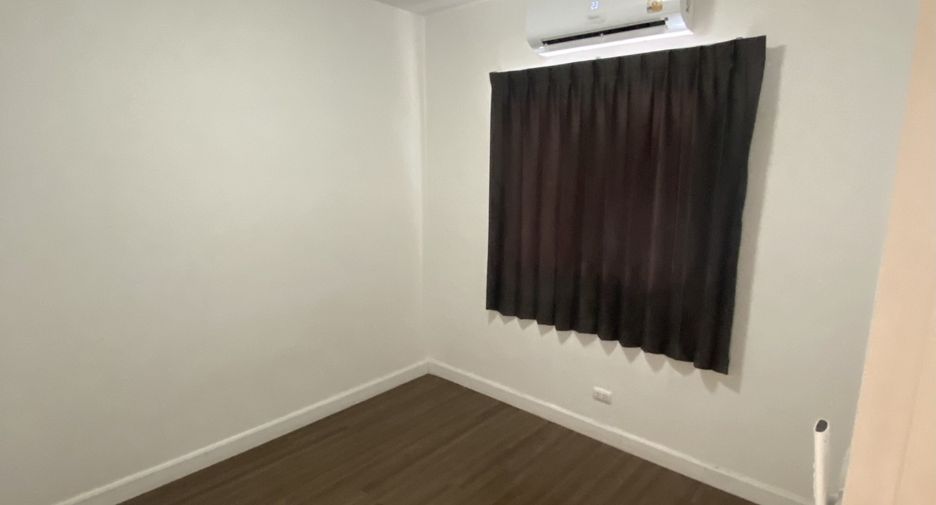 Casa adosada en venta de 3 habitaciones en Bang Bo, Samut Prakan