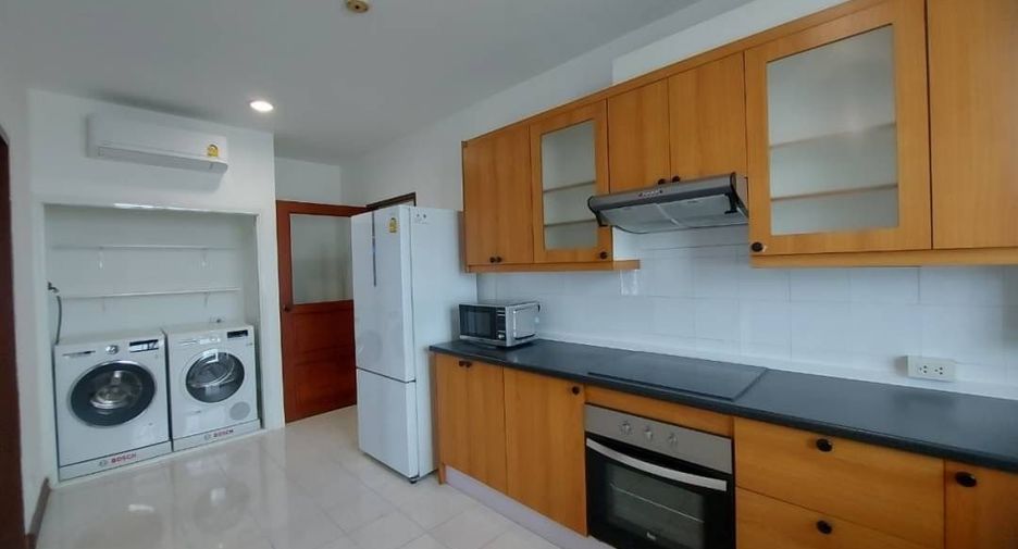 For rent 2 bedrooms condo in Watthana, Bangkok