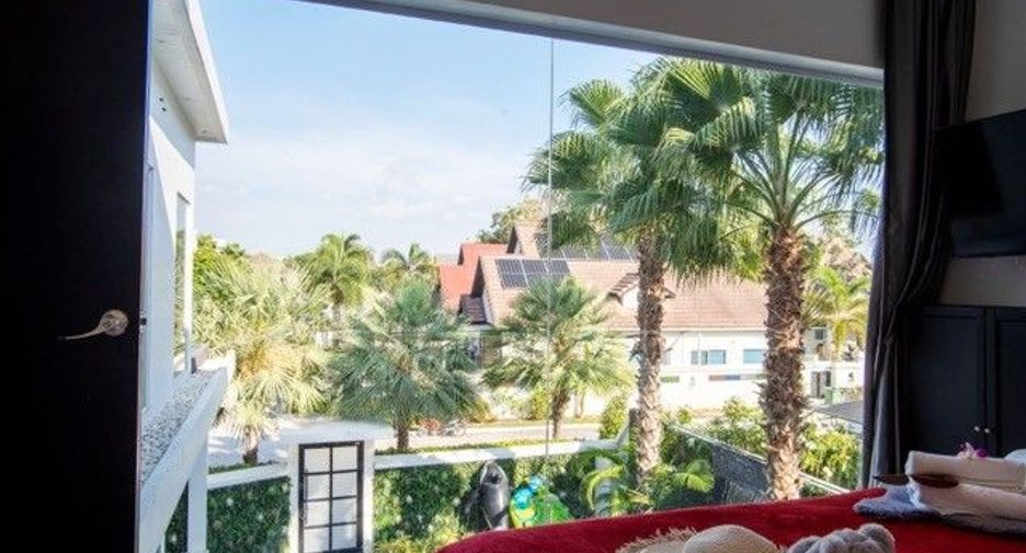 À vendre et à louer 8 chambres villa à Jomtien, Pattaya