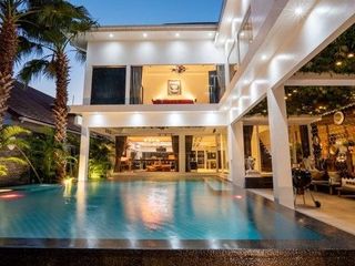 For sale そして for rent 8 ベッドルーム villa in Bang Lamung, Chonburi