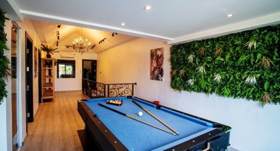 À vendre et à louer 8 chambres villa à Jomtien, Pattaya
