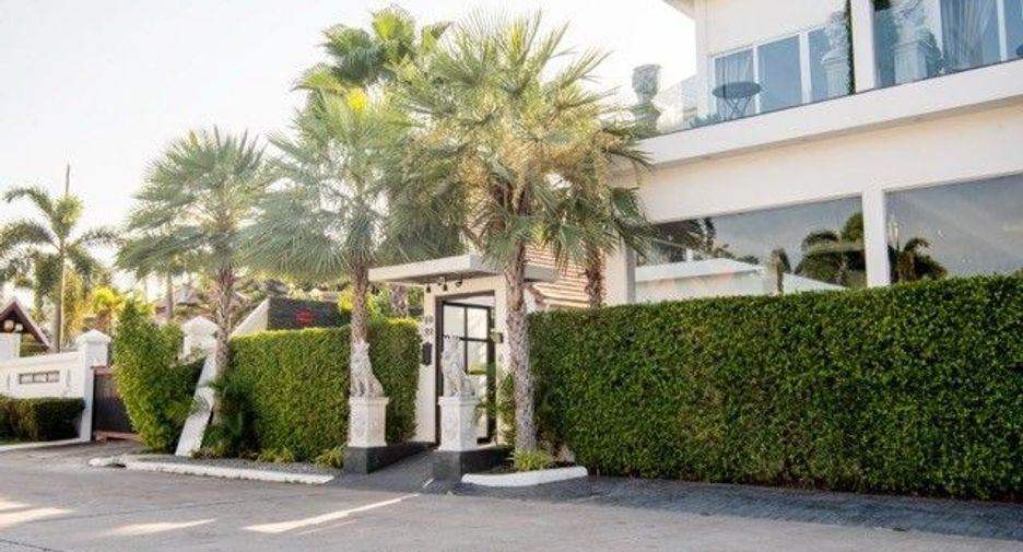 À vendre et à louer 8 chambres villa à Jomtien, Pattaya