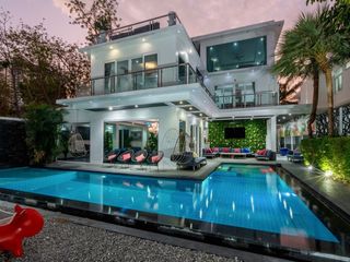 For sale そして for rent 8 ベッドルーム villa in Bang Lamung, Chonburi