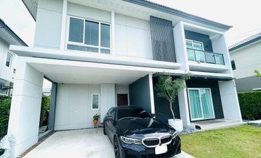 For sale 4 bedrooms house in Lat Krabang, Bangkok